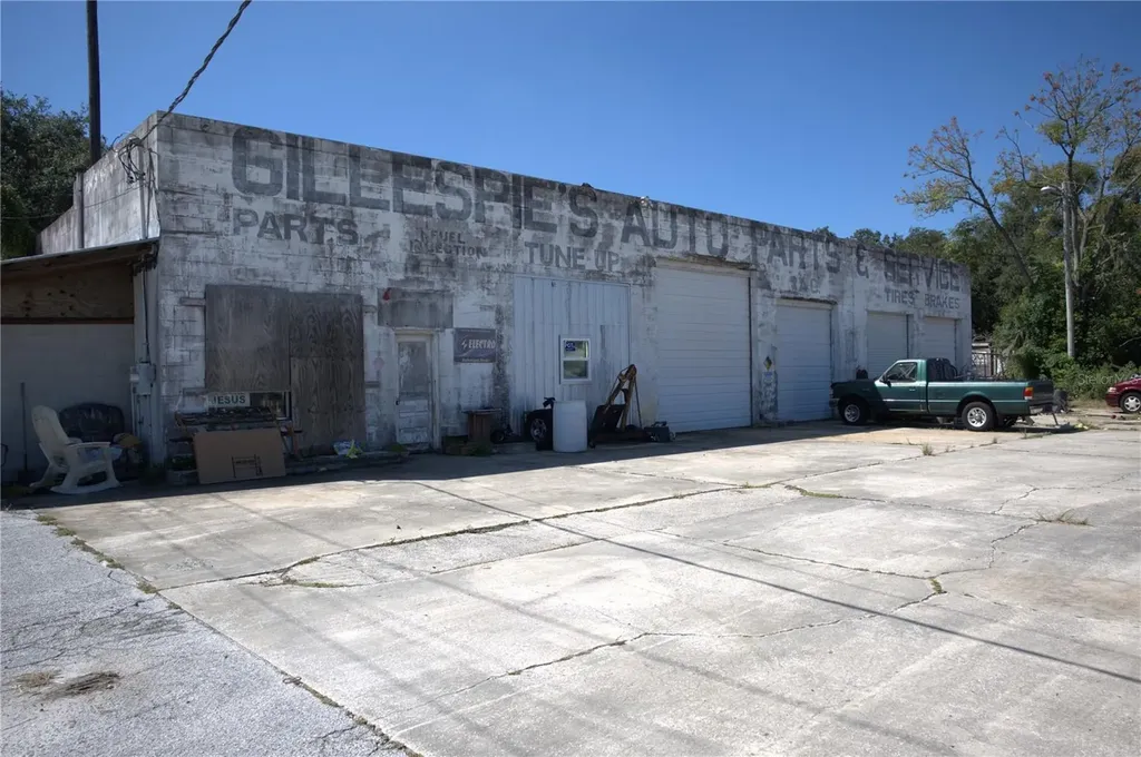 4601 W 60 Highway Plant City FL 33567