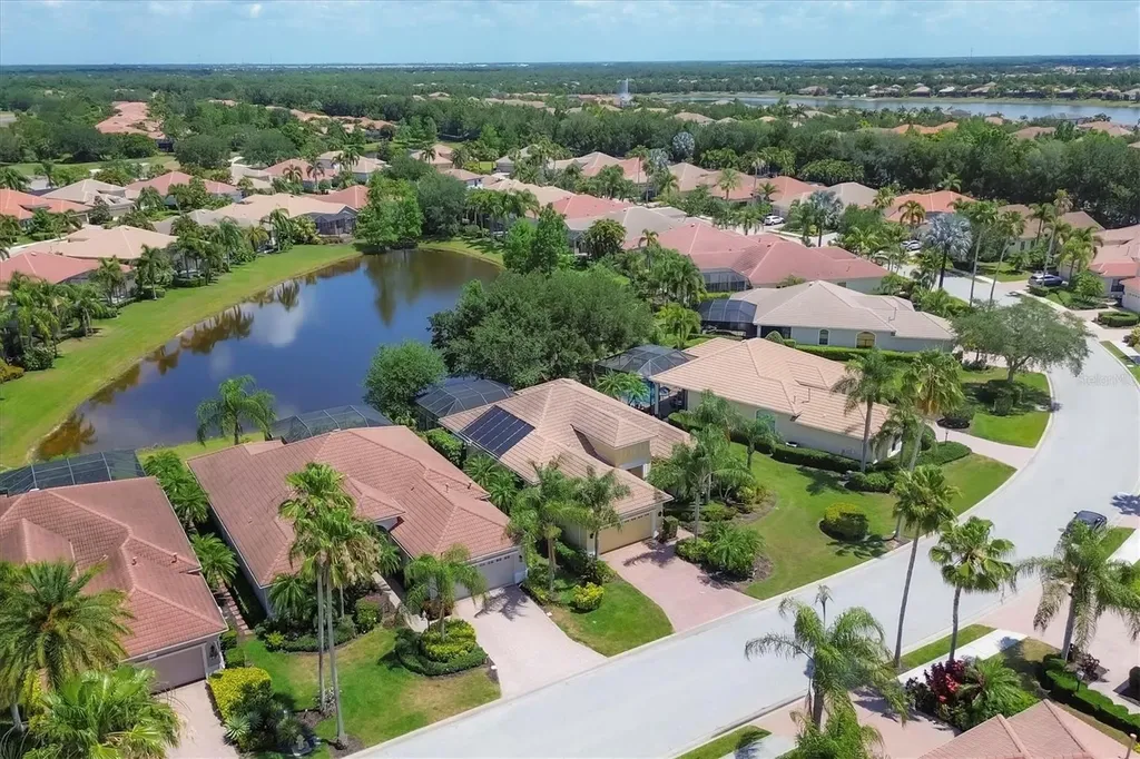 13853 Siena Loop Lakewood Ranch FL 34202
