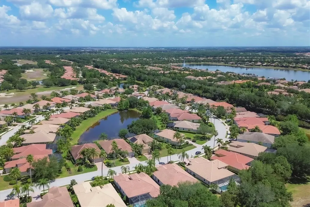 13853 Siena Loop Lakewood Ranch FL 34202
