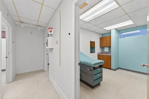 220 N Westmonte Drive Altamonte Springs FL 32714