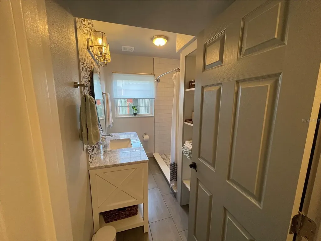 2414 Illinois Street Orlando FL 32803