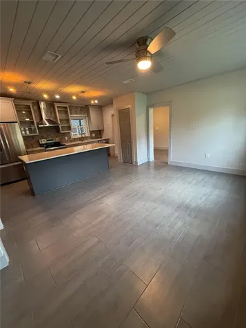 2414 Illinois Street Orlando FL 32803