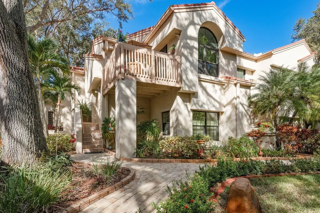 334 Los Prados Drive Safety Harbor FL 34695