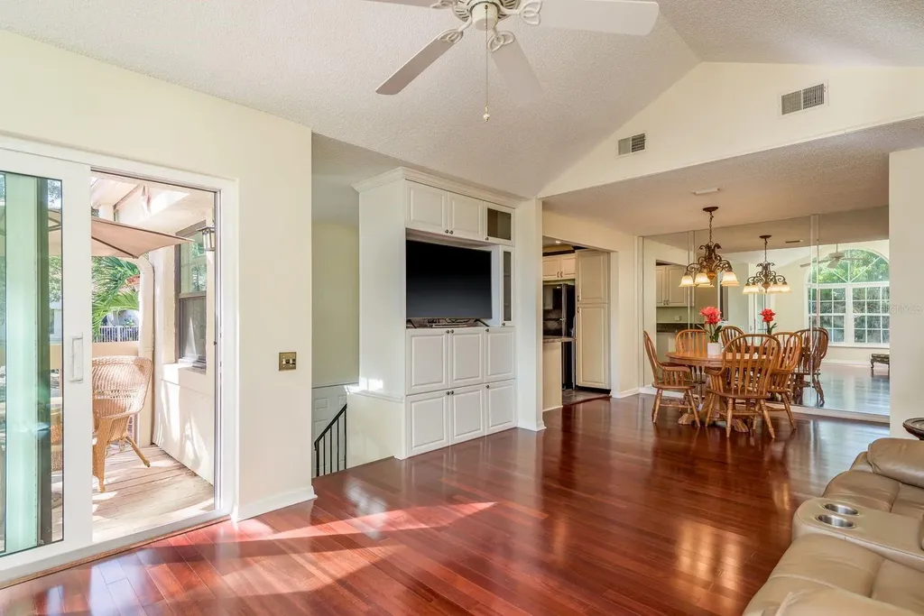 334 Los Prados Drive Safety Harbor FL 34695