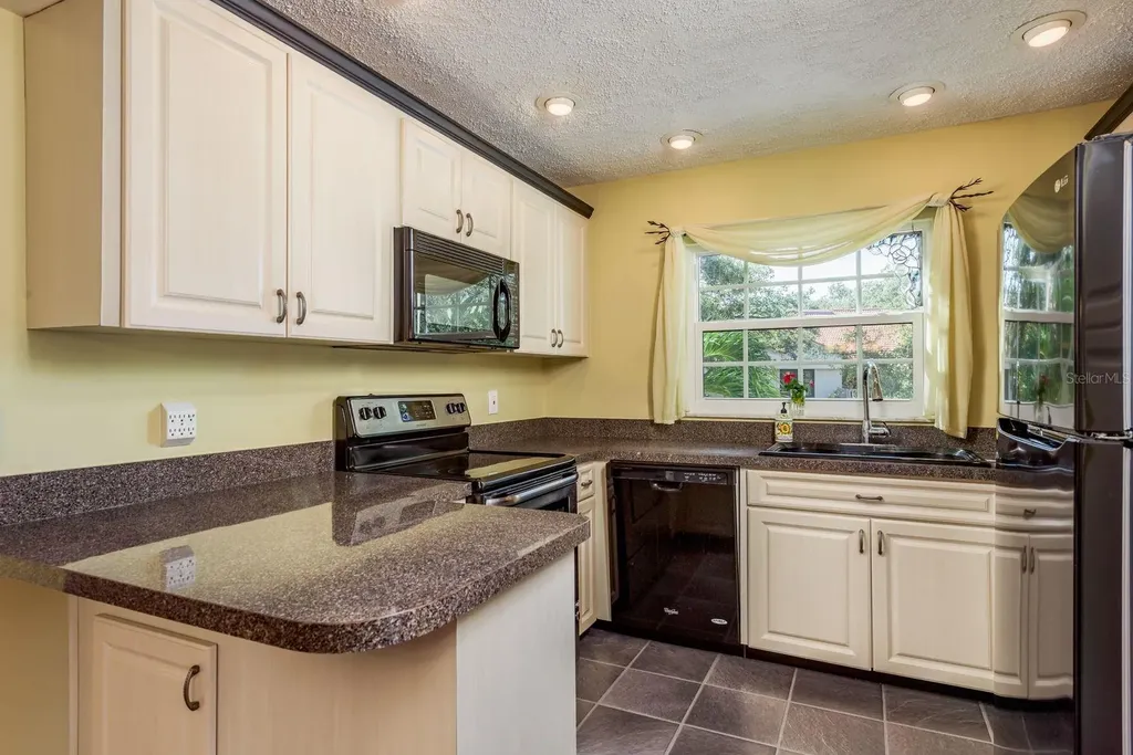 334 Los Prados Drive Safety Harbor FL 34695