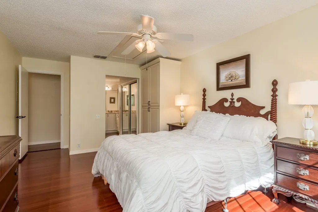 334 Los Prados Drive Safety Harbor FL 34695