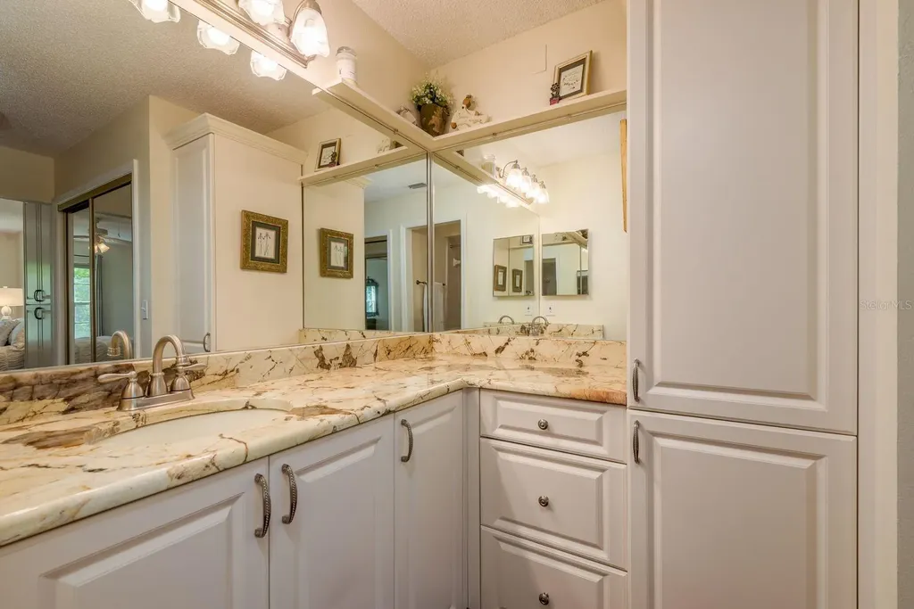 334 Los Prados Drive Safety Harbor FL 34695