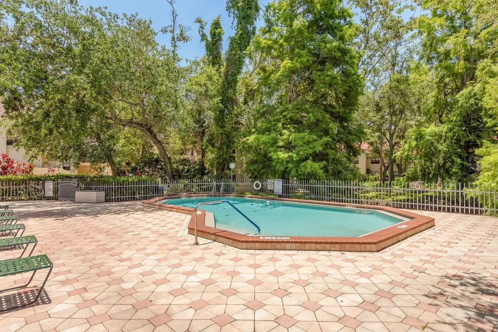 334 Los Prados Drive Safety Harbor FL 34695