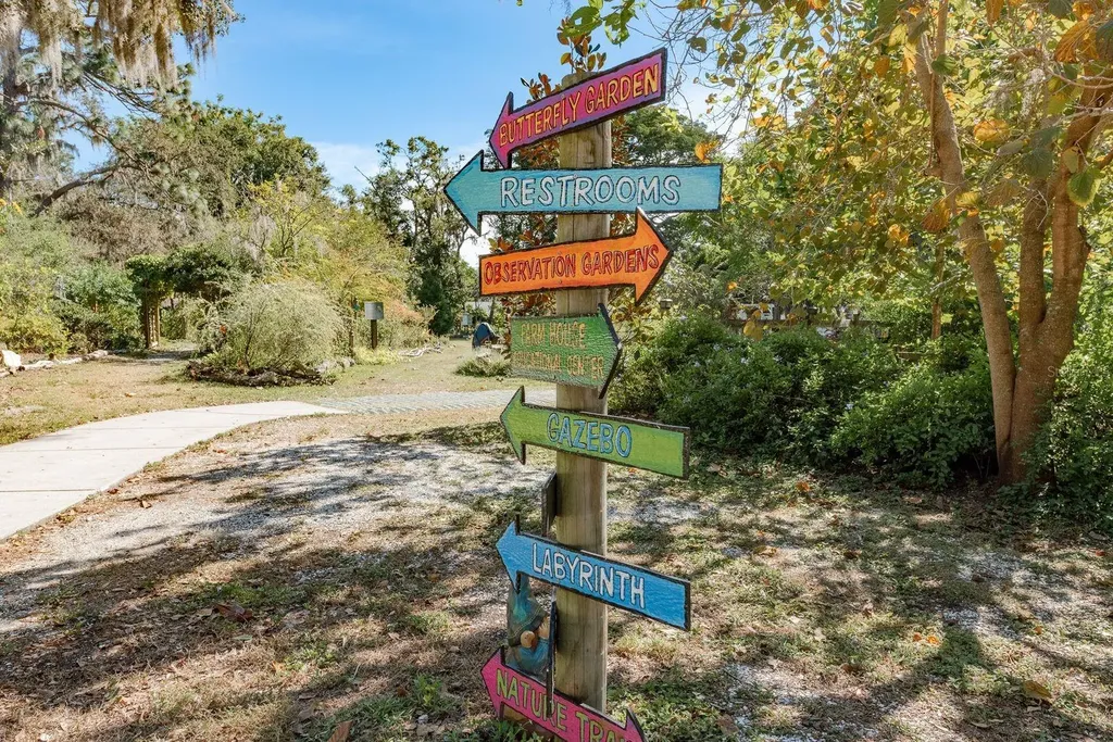 334 Los Prados Drive Safety Harbor FL 34695