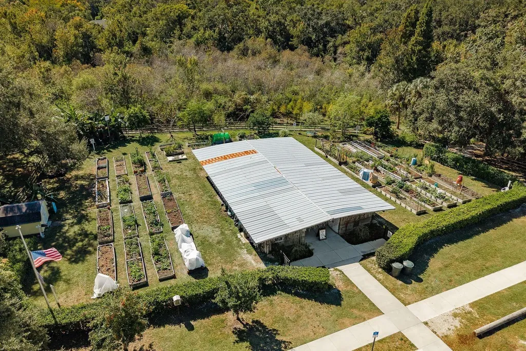 334 Los Prados Drive Safety Harbor FL 34695