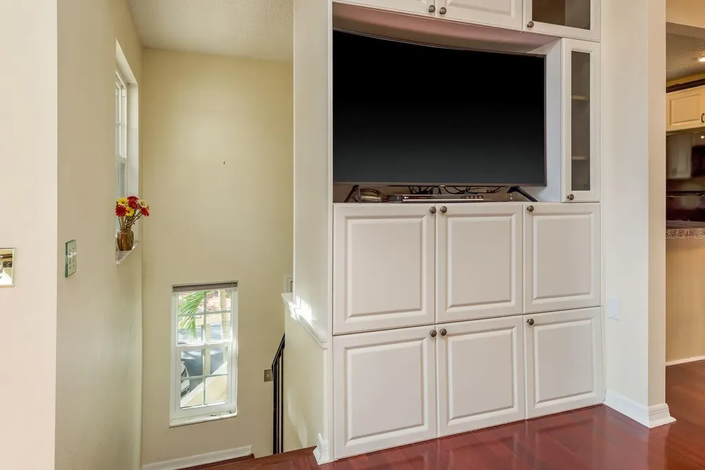 334 Los Prados Drive Safety Harbor FL 34695