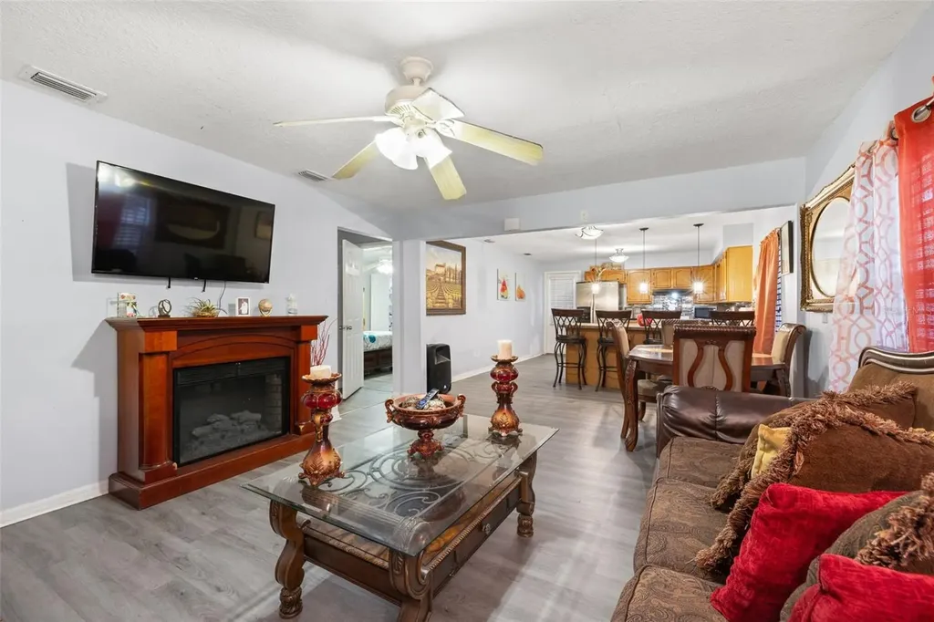 8012 N 11th Street Tampa FL 33604