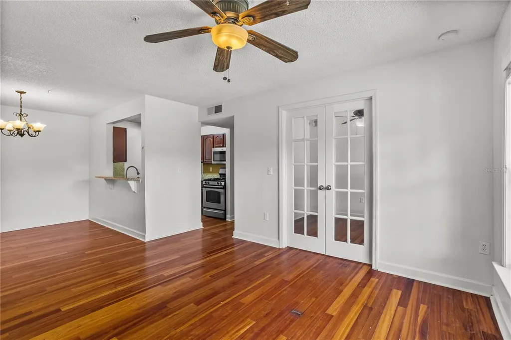 2025 Dixie Belle Drive Orlando FL 32812