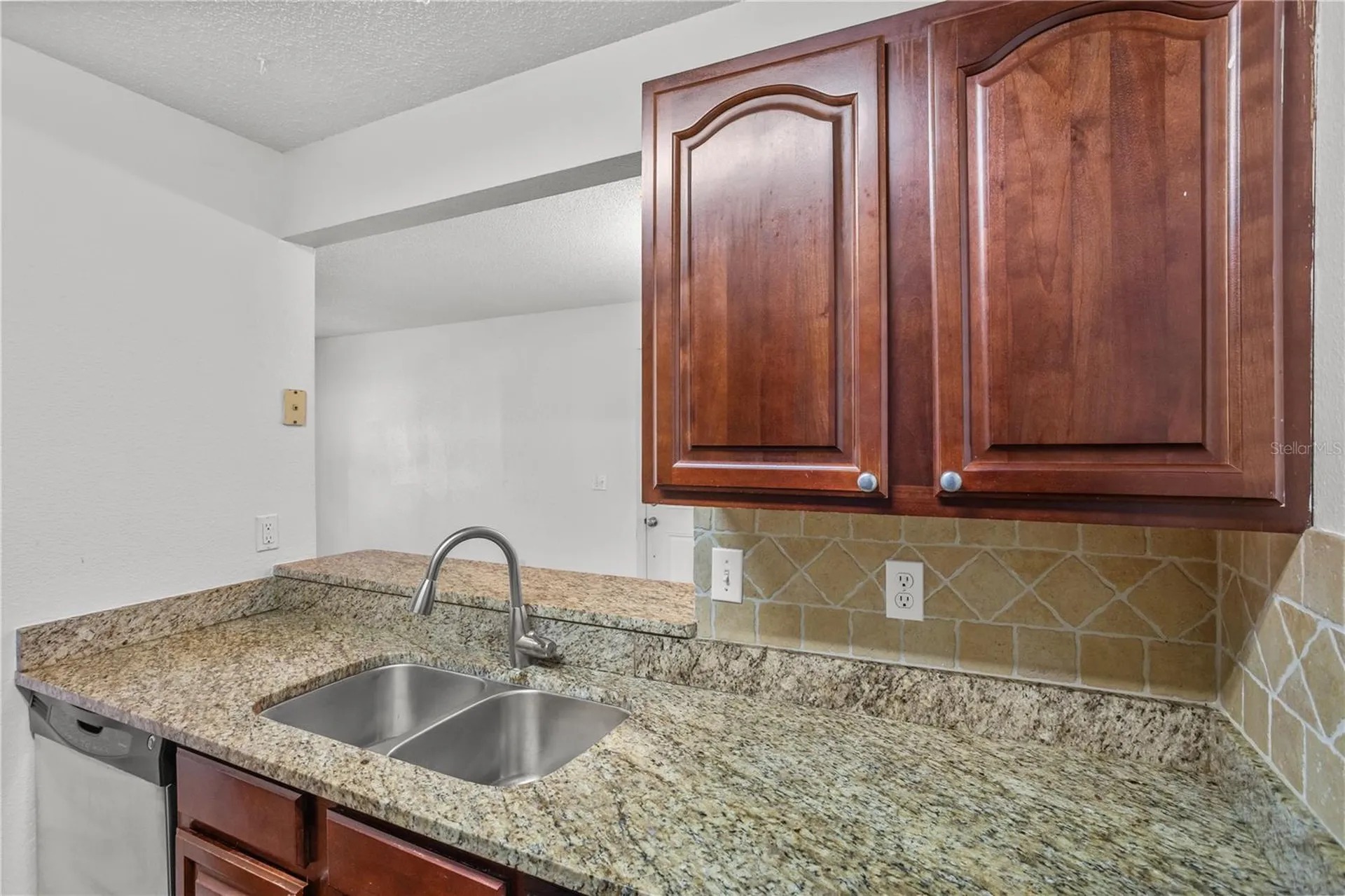 2025 Dixie Belle Drive Orlando FL 32812