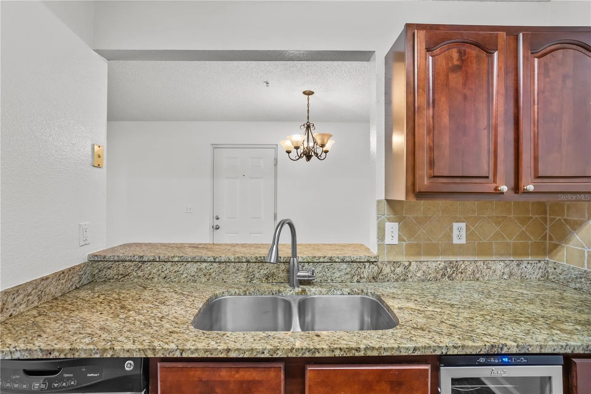 2025 Dixie Belle Drive Orlando FL 32812