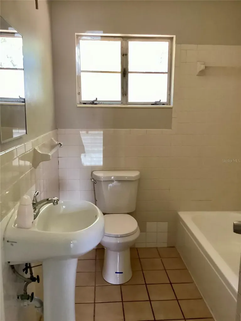 2504 38th Avenue W Bradenton FL 34205