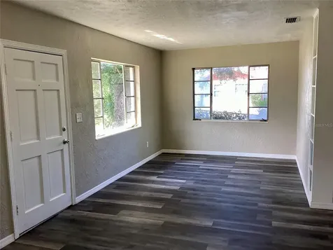 2504 38th Avenue W Bradenton FL 34205