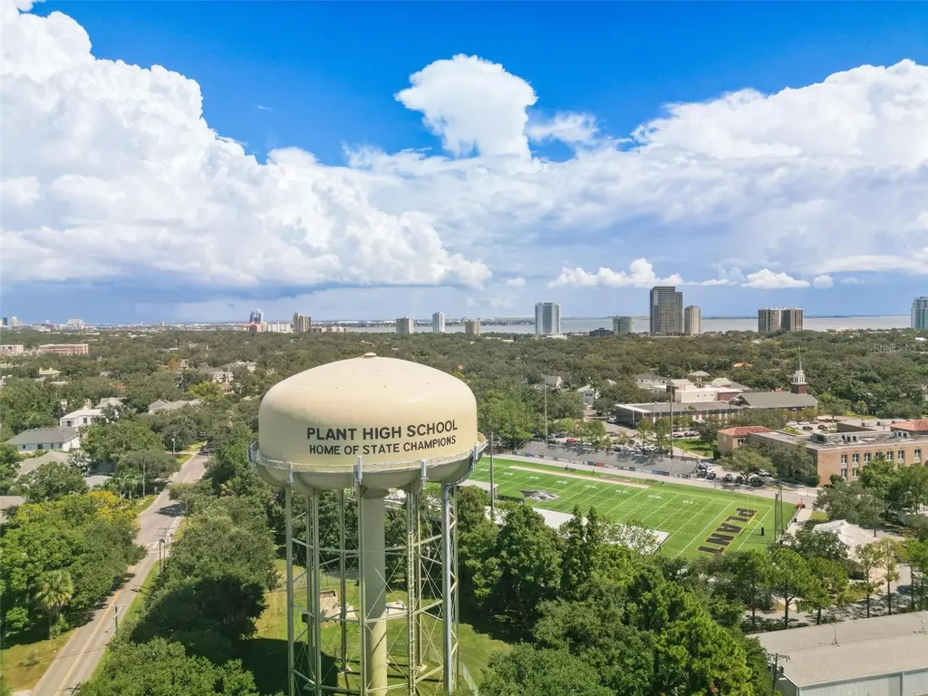 1520 S Richard Avenue Tampa FL 33629
