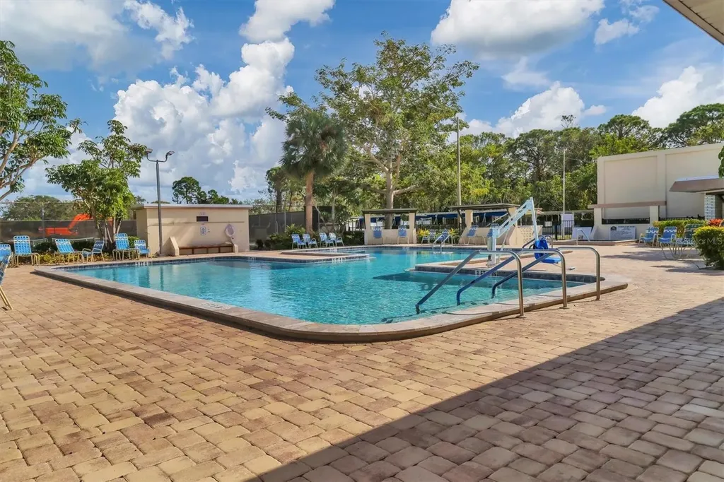 8140 Terrace Garden Drive N St Petersburg FL 33709