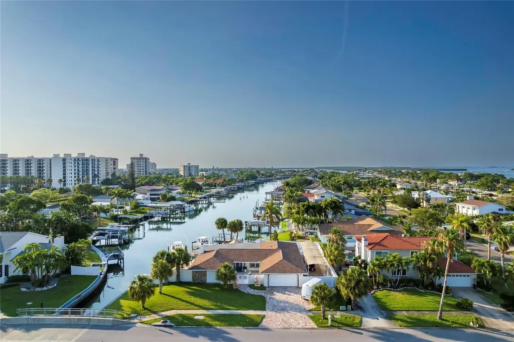320 Harbor Passage Clearwater Beach FL 33767