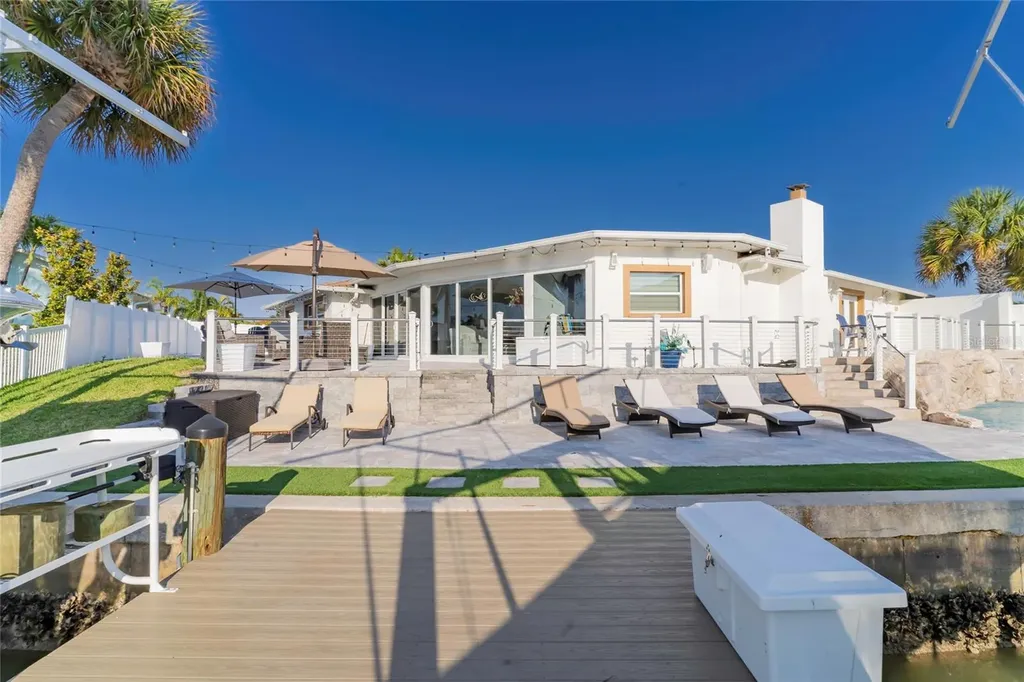 320 Harbor Passage Clearwater Beach FL 33767