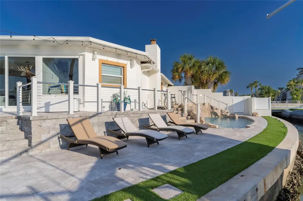 320 Harbor Passage Clearwater Beach FL 33767