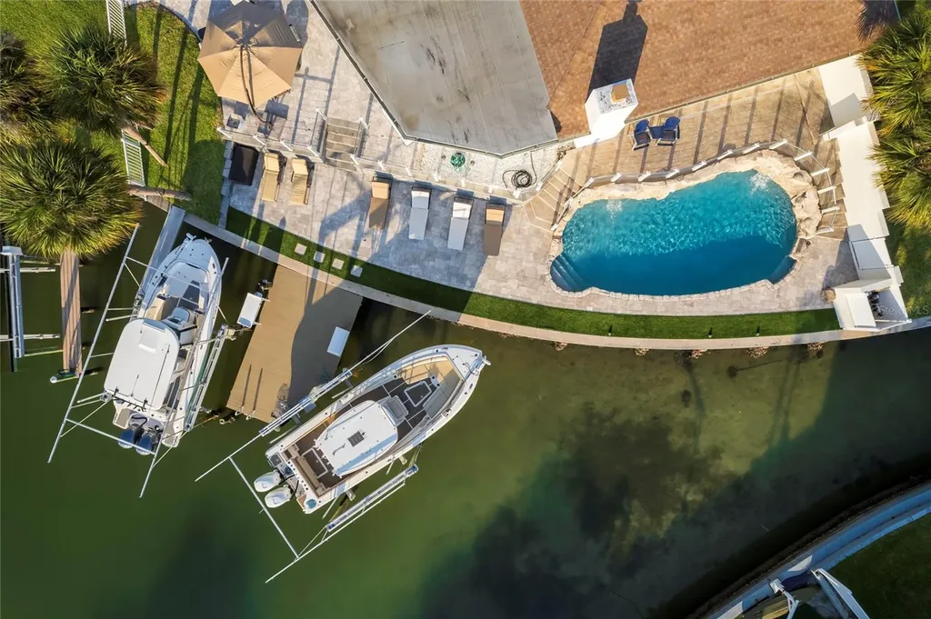 320 Harbor Passage Clearwater Beach FL 33767