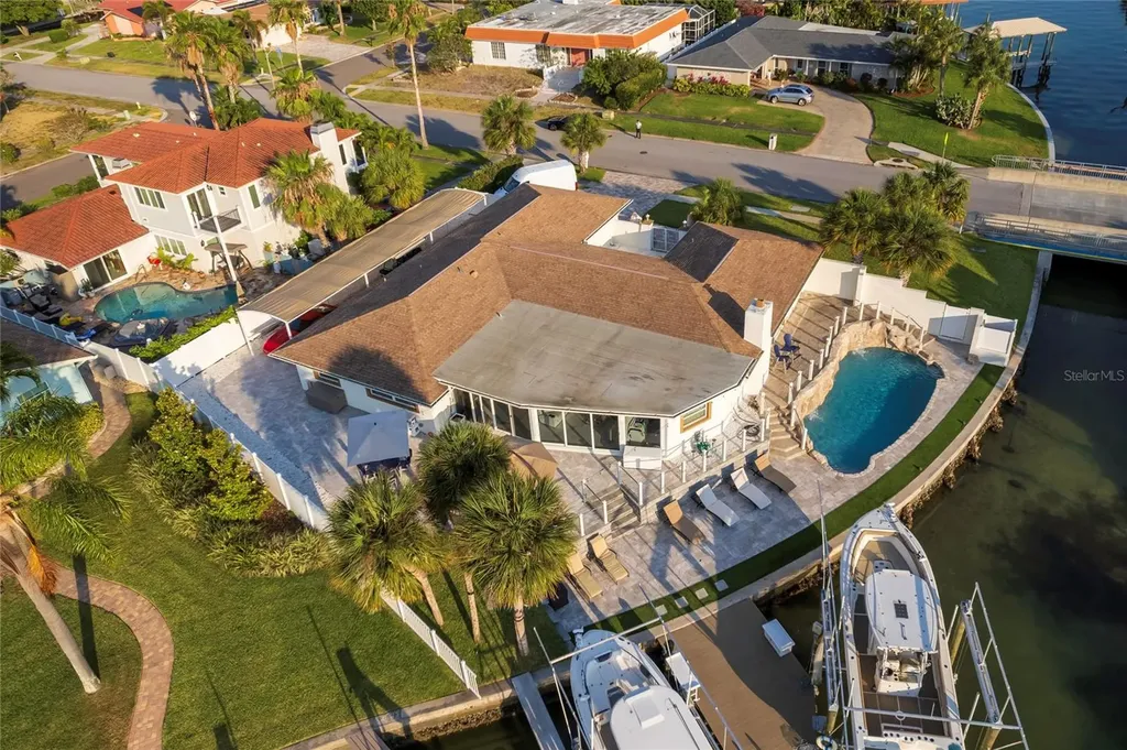320 Harbor Passage Clearwater Beach FL 33767