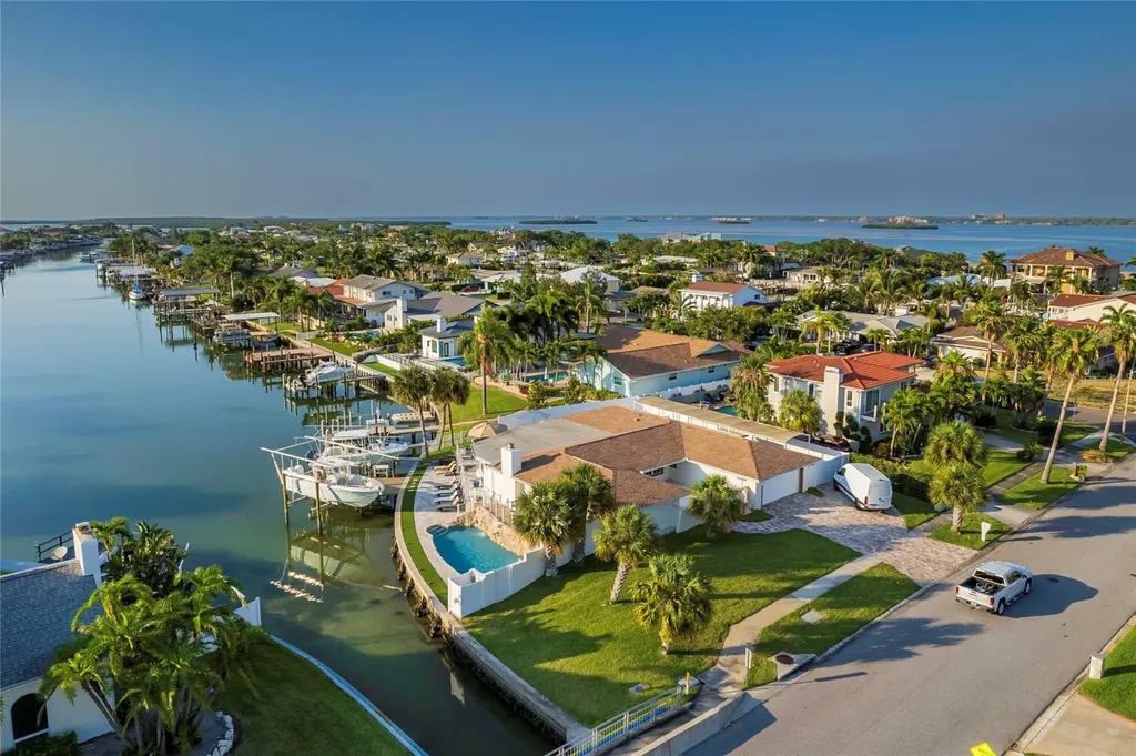 320 Harbor Passage Clearwater Beach FL 33767