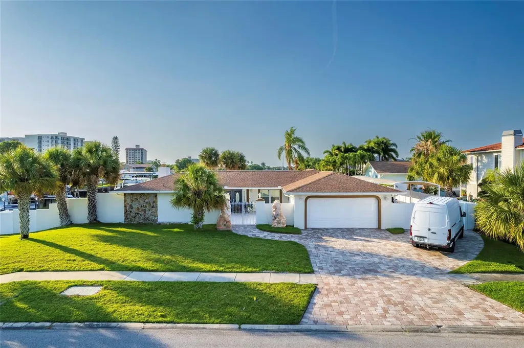 320 Harbor Passage Clearwater Beach FL 33767