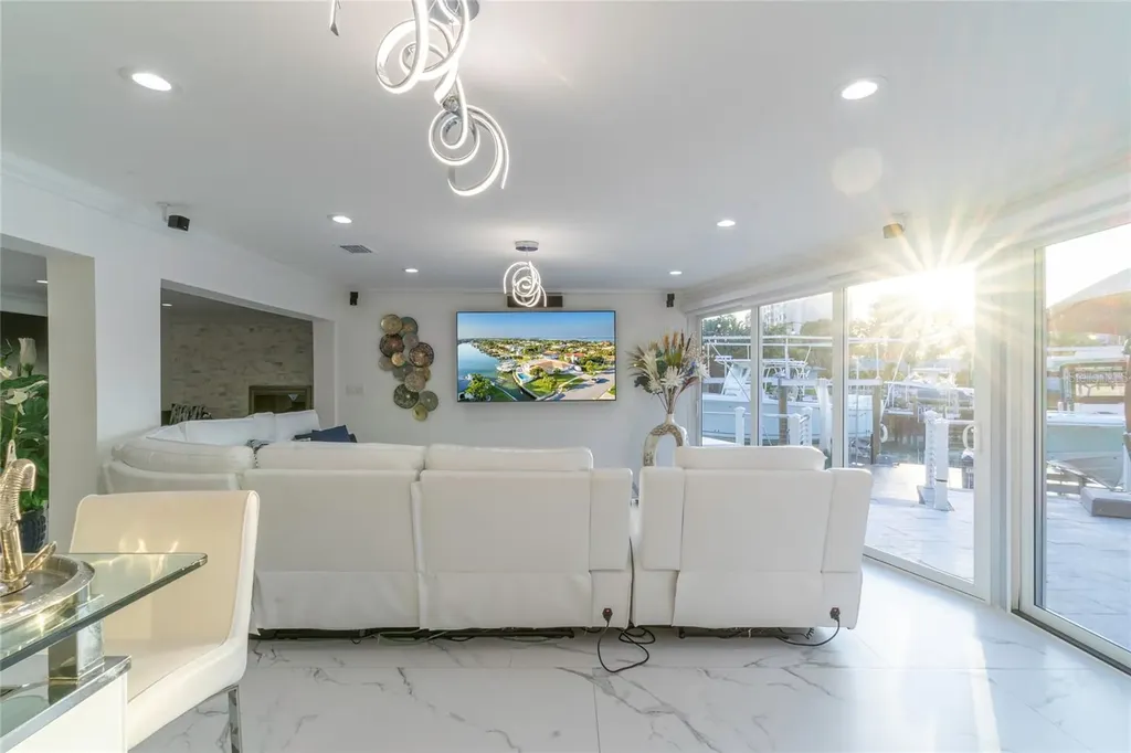 320 Harbor Passage Clearwater Beach FL 33767