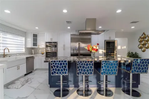 320 Harbor Passage Clearwater Beach FL 33767