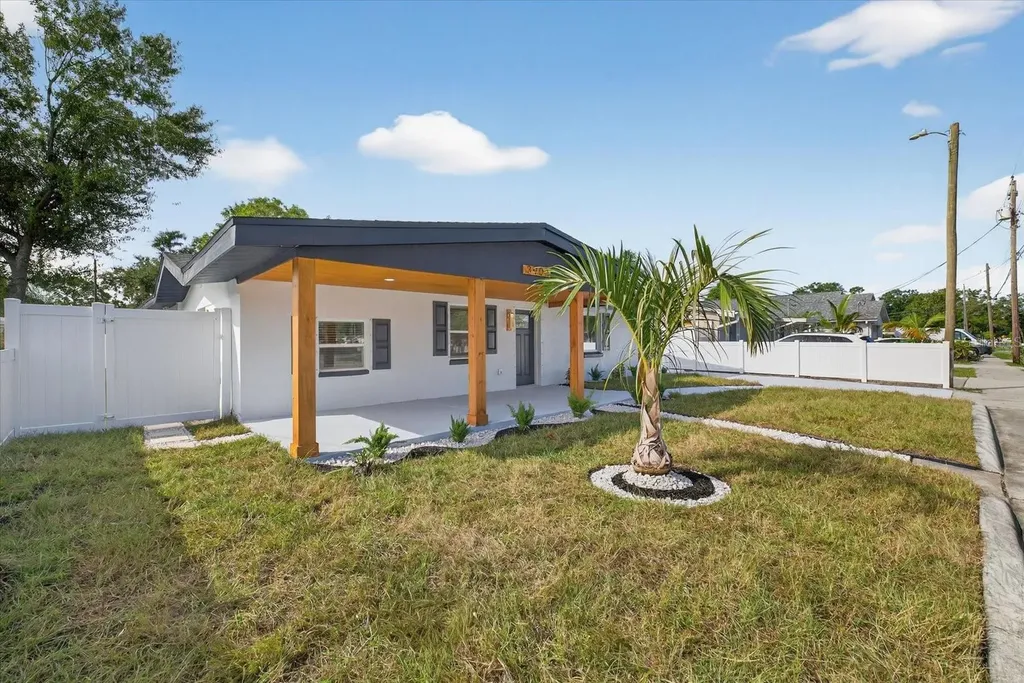 3904 W Hamilton Avenue Tampa FL 33614
