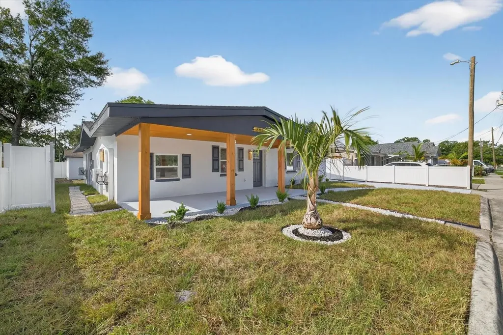 3904 W Hamilton Avenue Tampa FL 33614