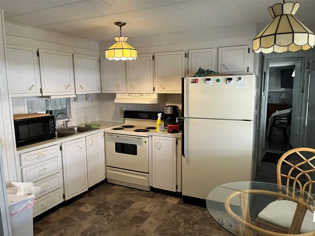 1040 Main Street Dunedin FL 34698
