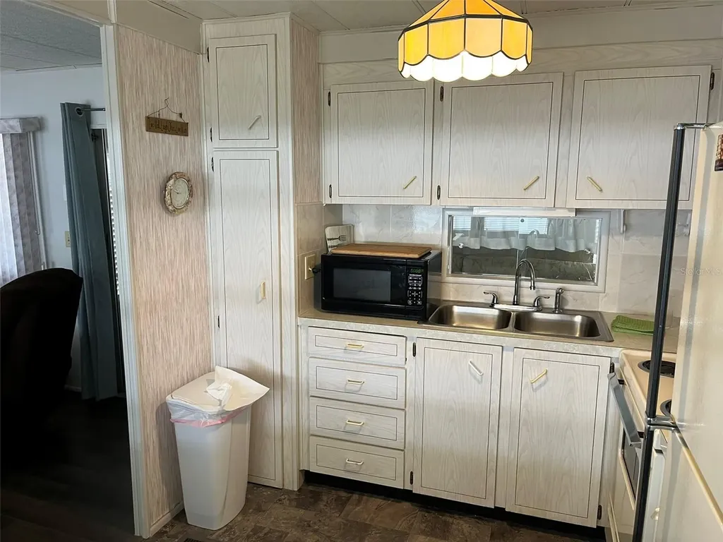 1040 Main Street Dunedin FL 34698
