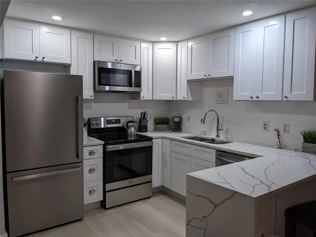 3806 Gulf Of Mexico Drive Longboat Key FL 34228
