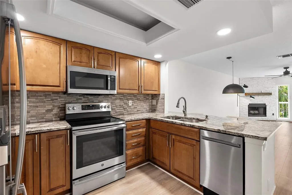 375 Madeira Circle Tierra Verde FL 33715