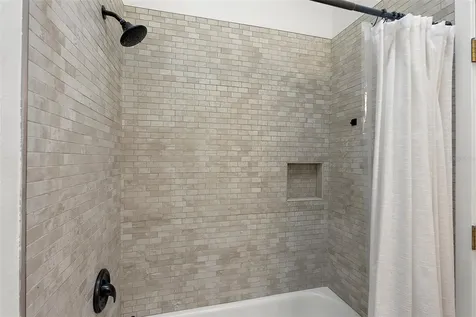 375 Madeira Circle Tierra Verde FL 33715