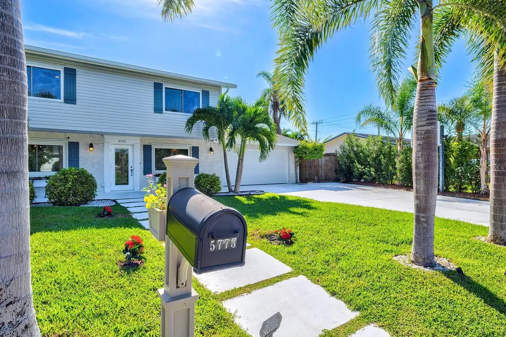 5773 Britannia Drive Sarasota FL 34231