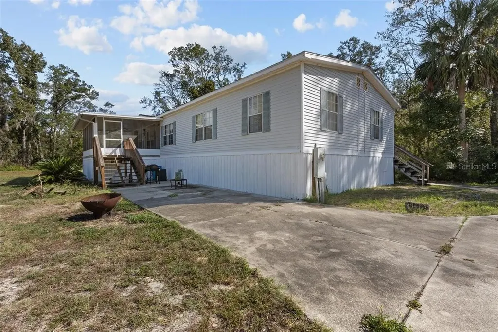 4945 SW 358 Highway Steinhatchee FL 32359