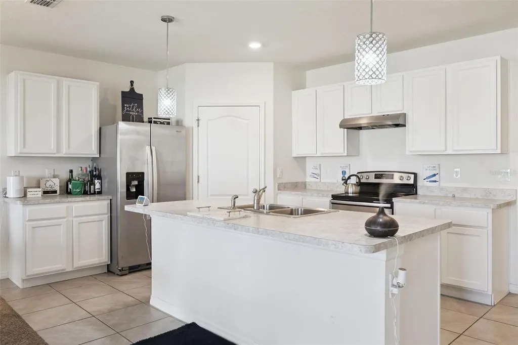 2541 Glacier Express Lane Tavares FL 32778