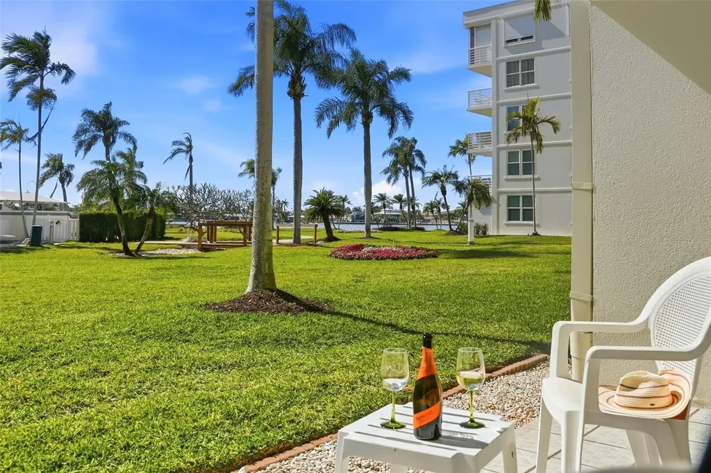 6021 Bahia Del Mar Circle St Petersburg FL 33715