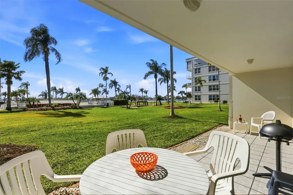 6021 Bahia Del Mar Circle St Petersburg FL 33715