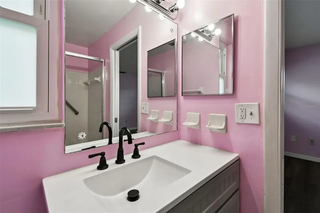 8472 68th Way N Pinellas Park FL 33781