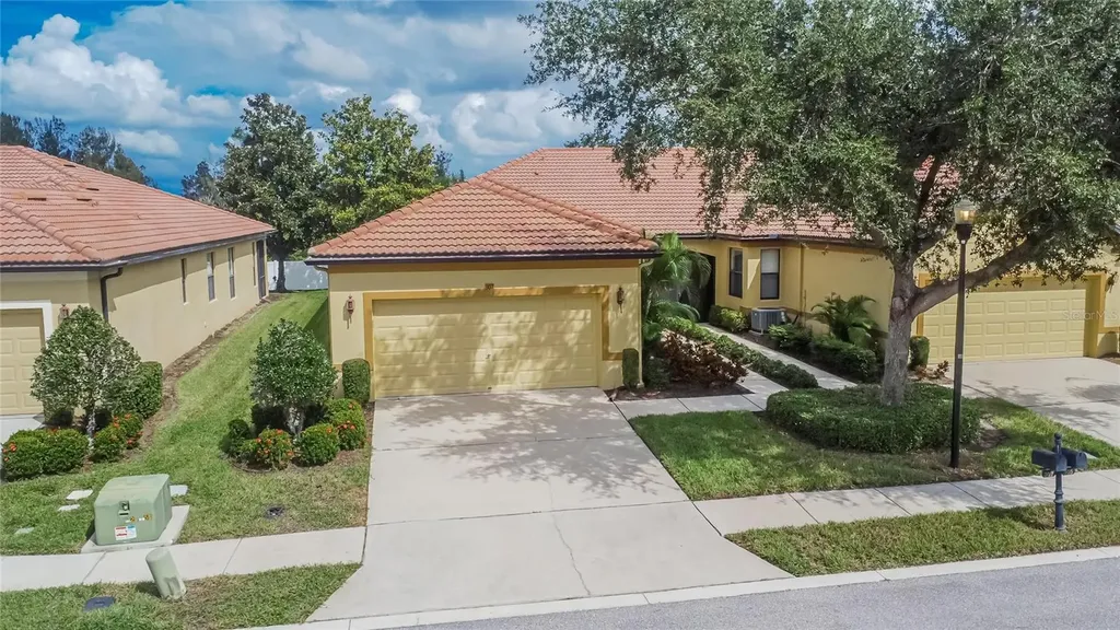 307 Bluewater Falls Court Apollo Beach FL 33572