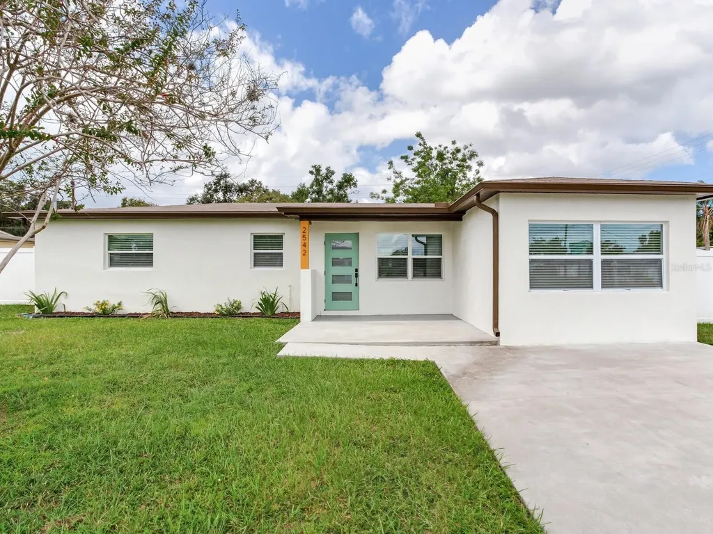 2542 W Knollwood Street Tampa FL 33614