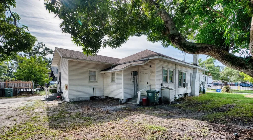 1514 12th Avenue W Bradenton FL 34205