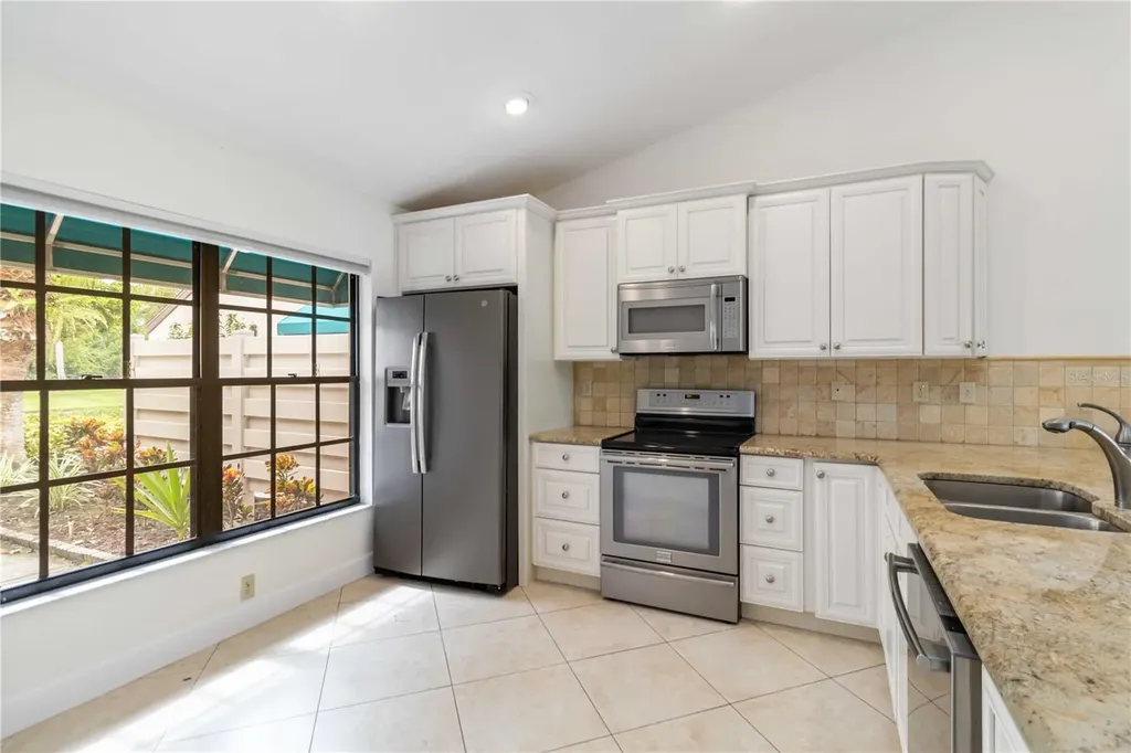 6085 Clubside Drive Sarasota FL 34243