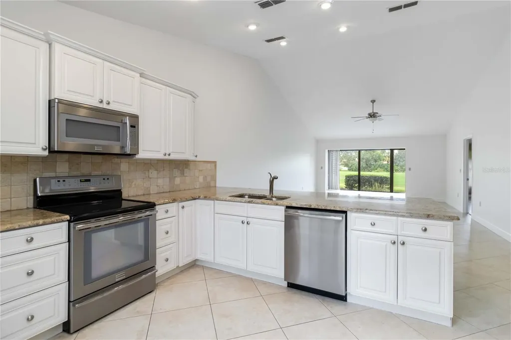 6085 Clubside Drive Sarasota FL 34243